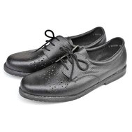 Polobotky černé kožené boty, ozdobné větrání, velikost 47